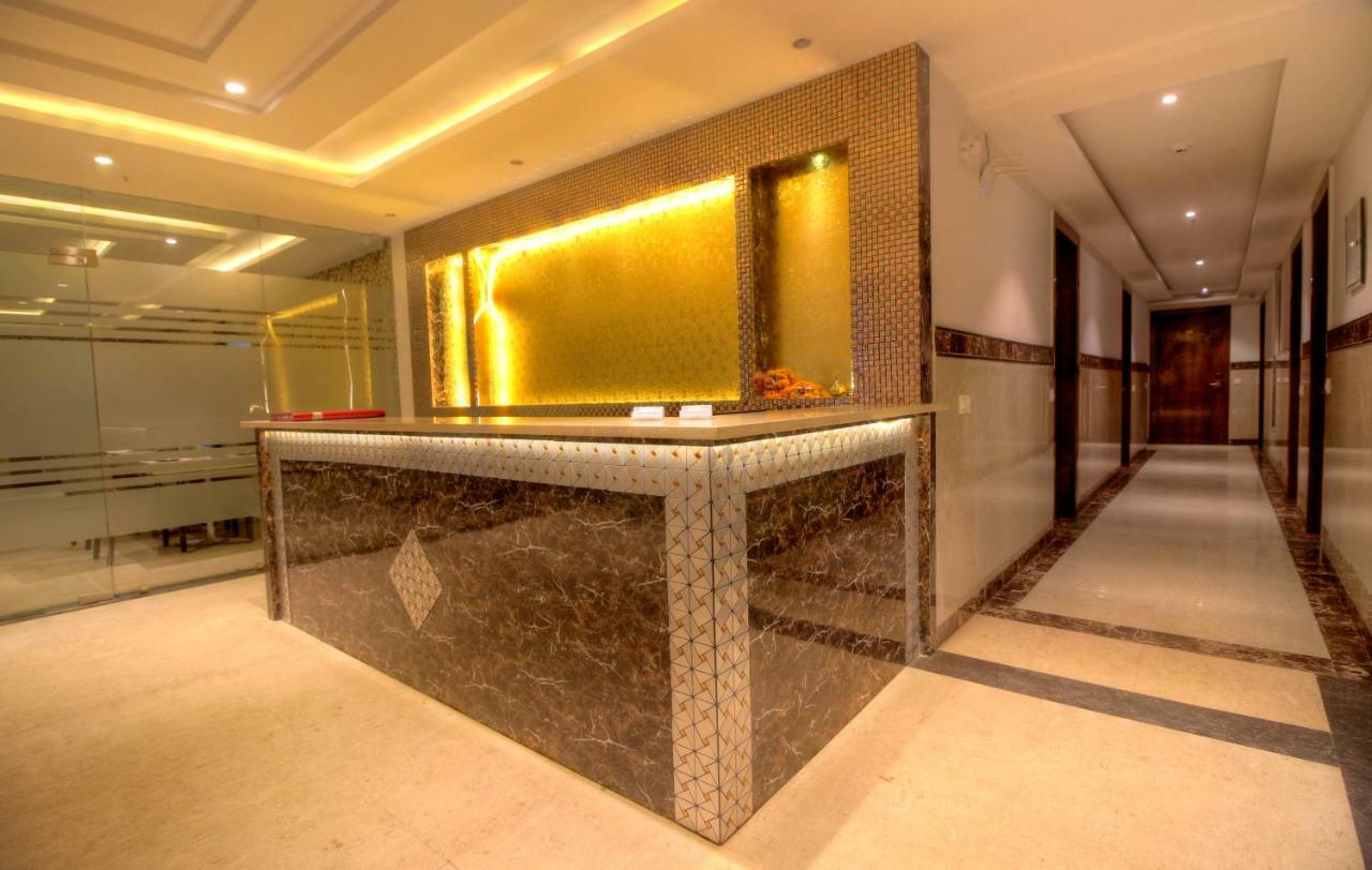 Hotel The Vegas Delhi Airport- A Boutique Hotel 뉴델리 외부 사진